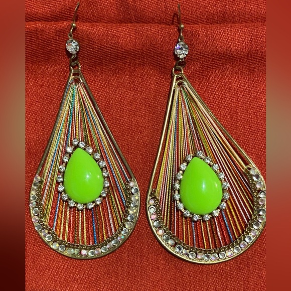 The Unbranded Brand Jewelry - Elegant Multicolor Teardrop Earrings with Green Accent